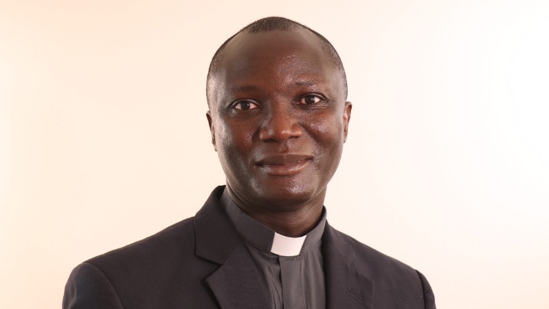 immagine-articolo-don-kevin-mwandha-nominato-pro-decano-della-facolta-di-lettere-cristiane-e-classiche